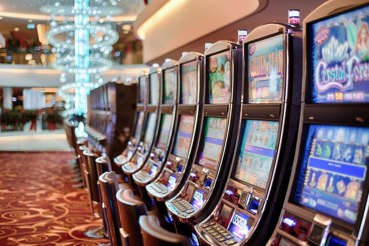Khám phá thế giới james bond casino royale và những bí mật chưa từng tiết lộ